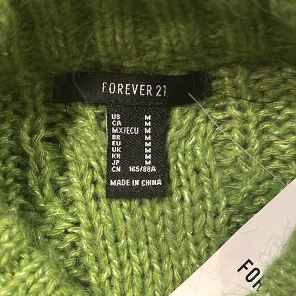 NWT FOREVER 21 Green Cable Knit Drop-Sleeve Sweater - Picture 6 of 6